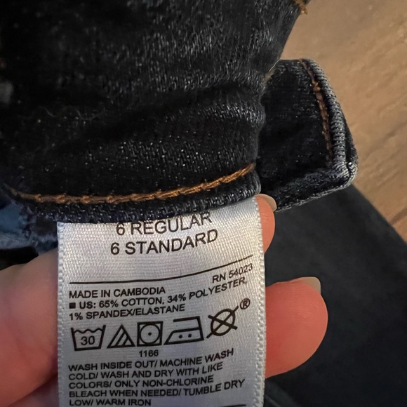 Old Navy Maternity Jeans - Picture 2 of 3